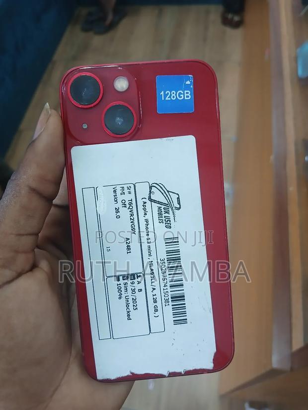 Apple iPhone 13 Mini 128 GB Red · Photo 4