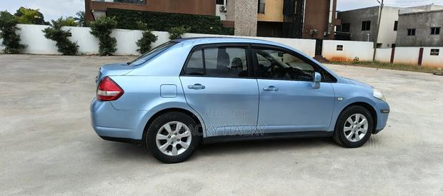 Nissan Tiida 2013 Blue