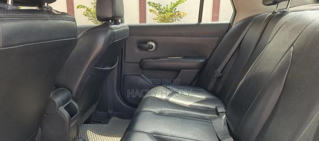 Nissan Tiida 2013 Blue