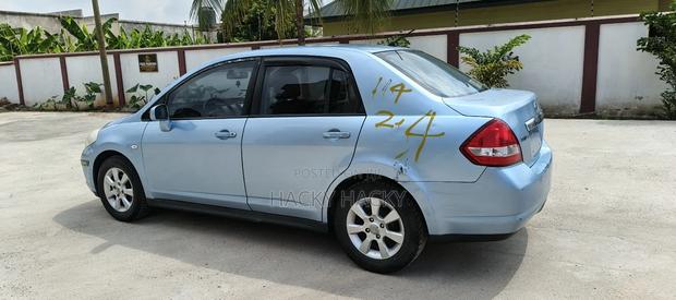 Nissan Tiida 2013 Blue
