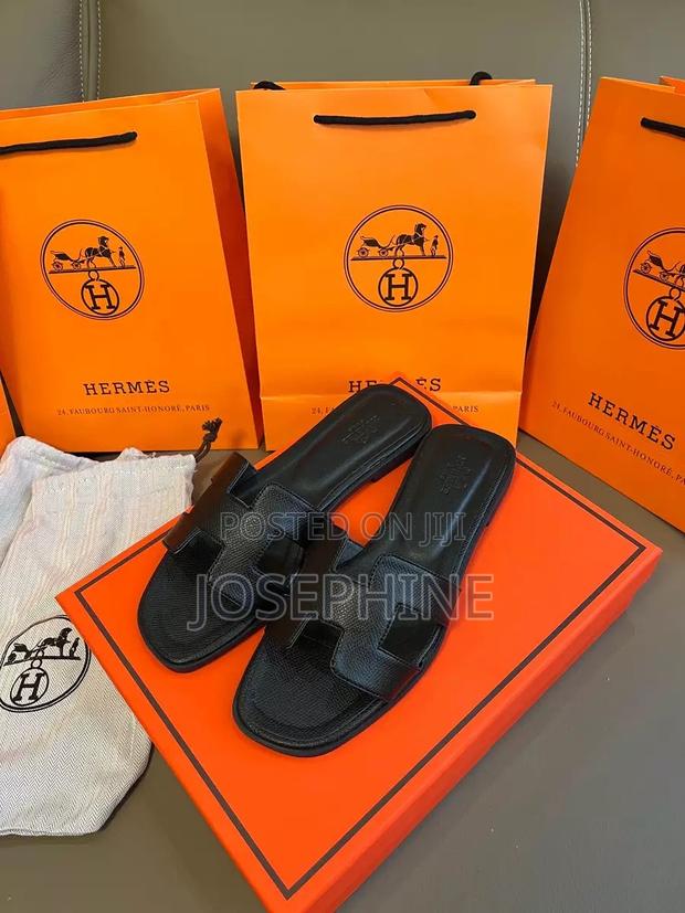Quality Ladies Hermes Slippers Fresh In A Box photo 3