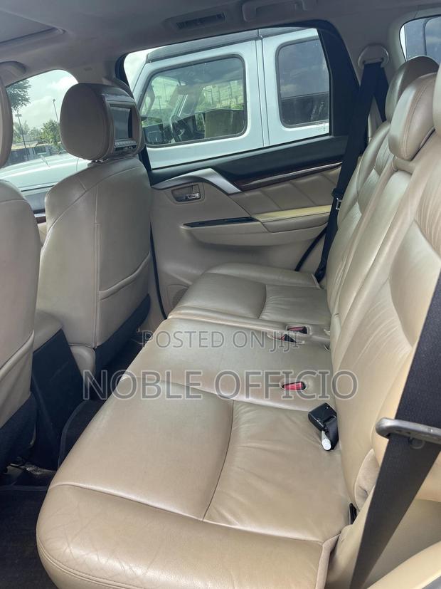 Mitsubishi Montero Sport 2017 Black