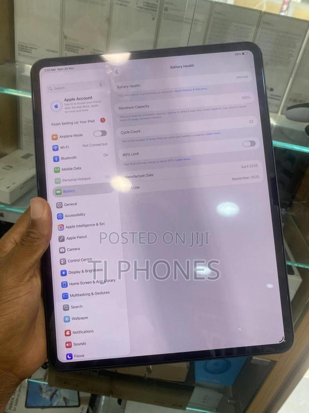 Apple iPad Pro 13 (2024) 512 GB Black photo 2