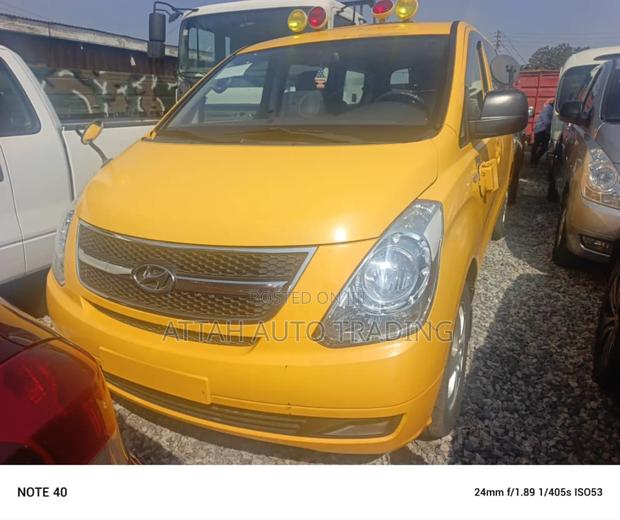 Hyundai Starex 2000 Yellow photo 7