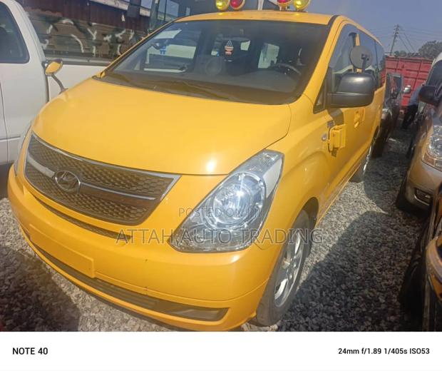 Hyundai Starex 2000 Yellow photo 8