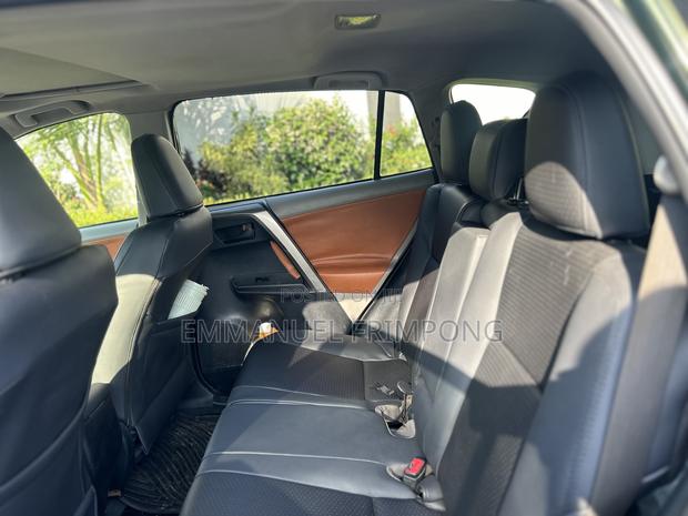 Toyota RAV4 XLE AWD (2.5L 4cyl 6A) 2017 Green