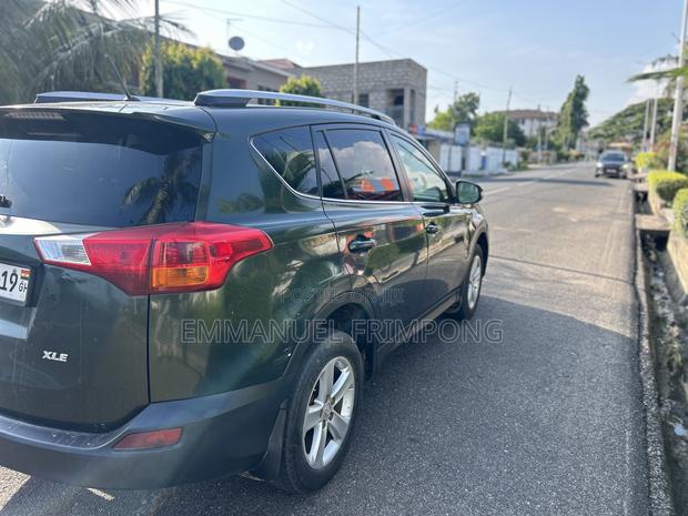 Toyota RAV4 XLE AWD (2.5L 4cyl 6A) 2017 Green