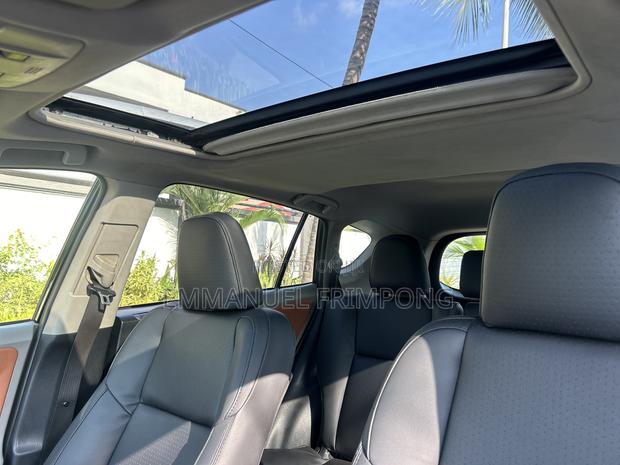 Toyota RAV4 XLE AWD (2.5L 4cyl 6A) 2017 Green