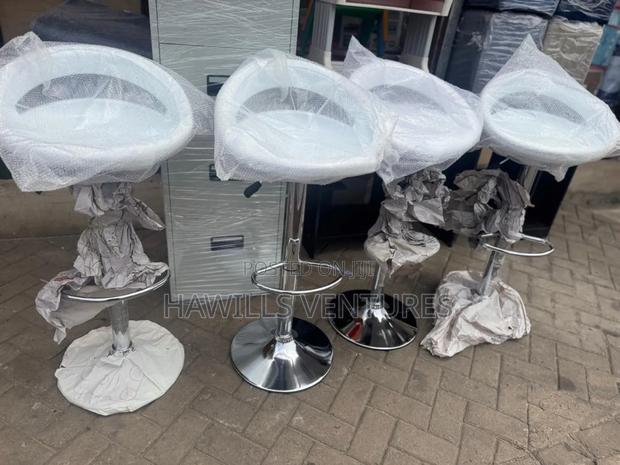 Restaurant Plastic Bar Stool · Photo 2