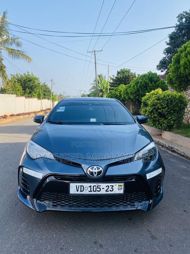 Toyota Corolla SE (1.8L 4cyl 2A) 2019 Gray