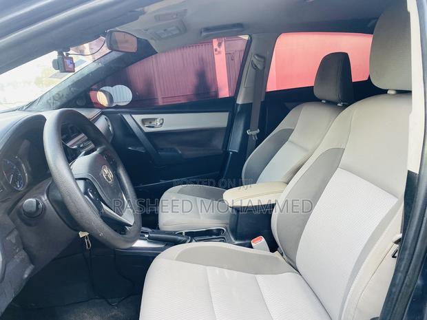 Toyota Corolla SE (1.8L 4cyl 2A) 2019 Gray