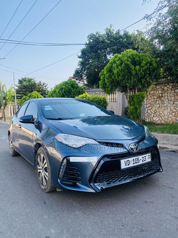 Toyota Corolla SE (1.8L 4cyl 2A) 2019 Gray