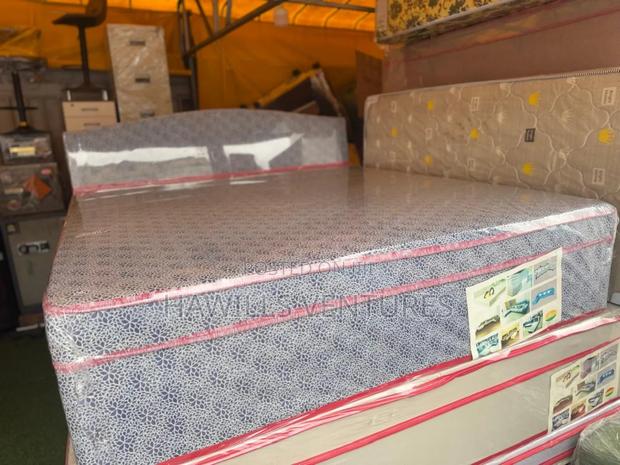 High - End King Complete Bed · Photo 2