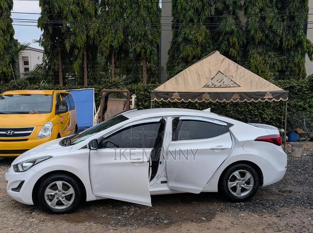 Hyundai Avante 2014 White photo 4