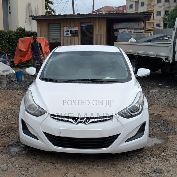 Hyundai Avante 2014 White photo 11