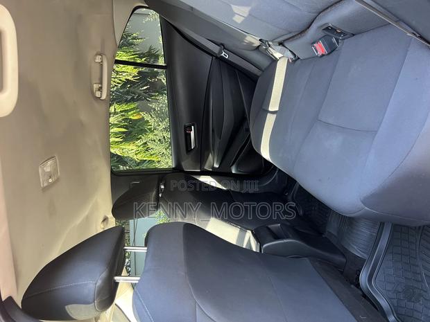 Toyota Corolla LE 2020 Burgundy photo 4