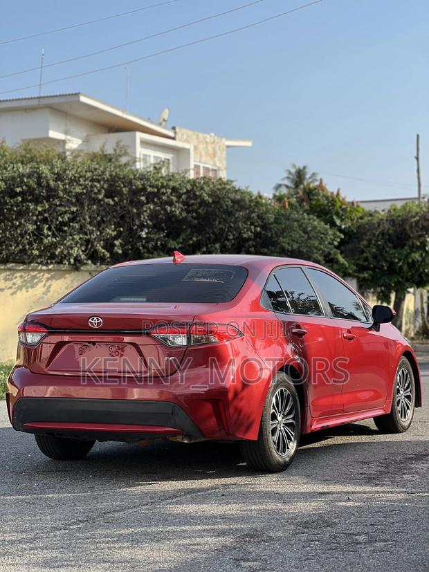 Toyota Corolla LE 2020 Burgundy photo 7