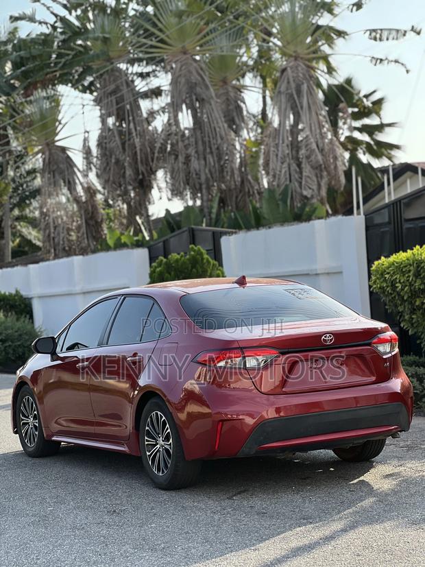 Toyota Corolla LE 2020 Burgundy photo 8