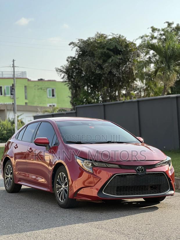 Toyota Corolla LE 2020 Burgundy photo 3