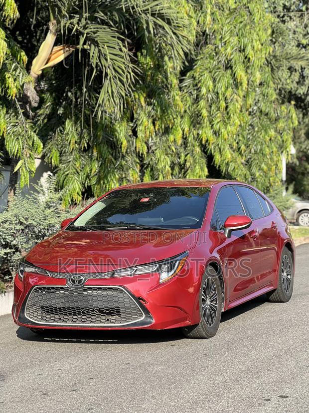 Toyota Corolla LE 2020 Burgundy