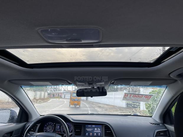 Hyundai Elantra 2022 Blue photo 6