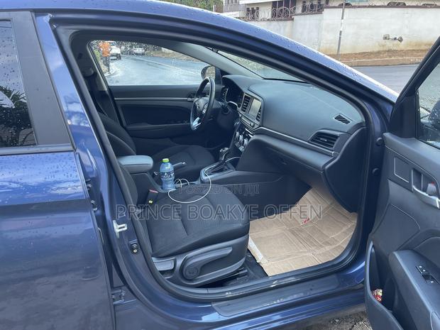 Hyundai Elantra 2022 Blue photo 7