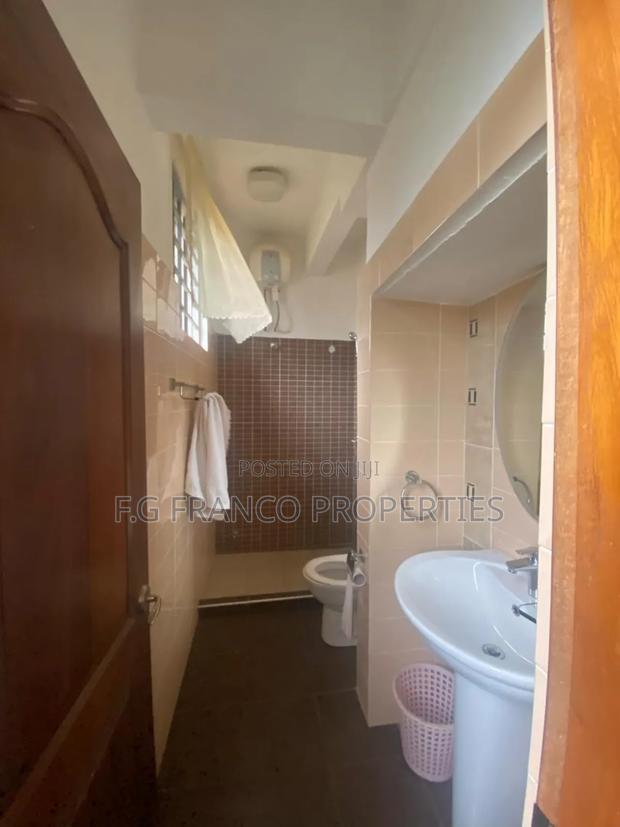 Furnished 7bdrm House in Kg Franco Properties, Spintex for rent · Photo 4