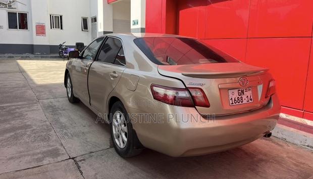 Toyota Camry 2009 Gold