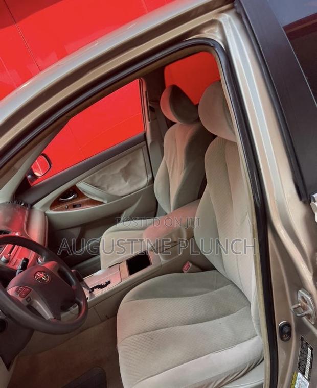 Toyota Camry 2009 Gold