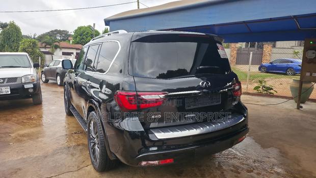 Infiniti QX80 PREMIUM SELECT 2022 Black photo 3