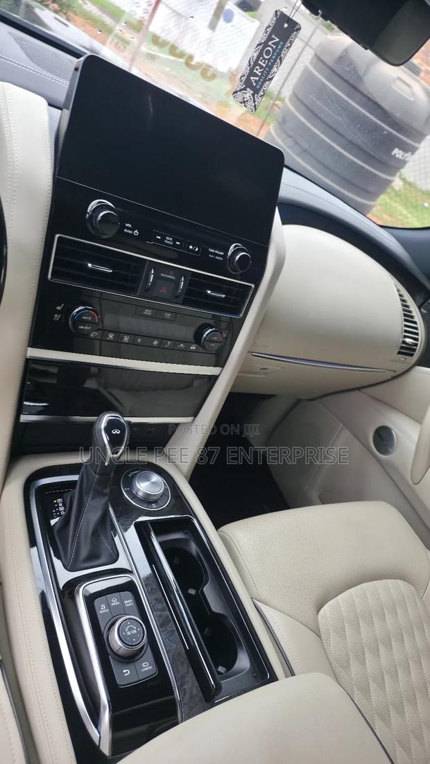 Infiniti QX80 PREMIUM SELECT 2022 Black photo 5