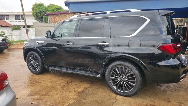 Infiniti QX80 PREMIUM SELECT 2022 Black photo 15