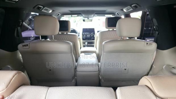 Infiniti QX80 PREMIUM SELECT 2022 Black photo 16