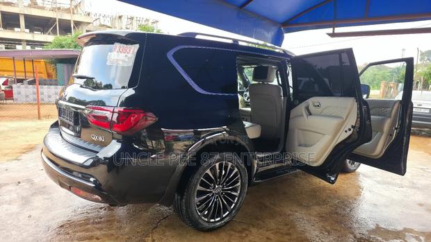 Infiniti QX80 PREMIUM SELECT 2022 Black photo 17