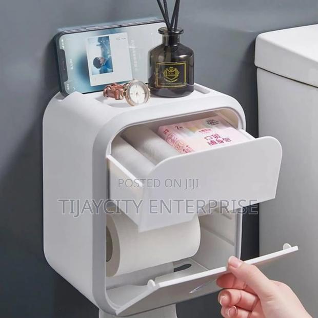 Wall-Mounted Tissue Holder · Photo 4