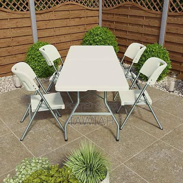 Folderble Table and 4 Chairs · Photo 4