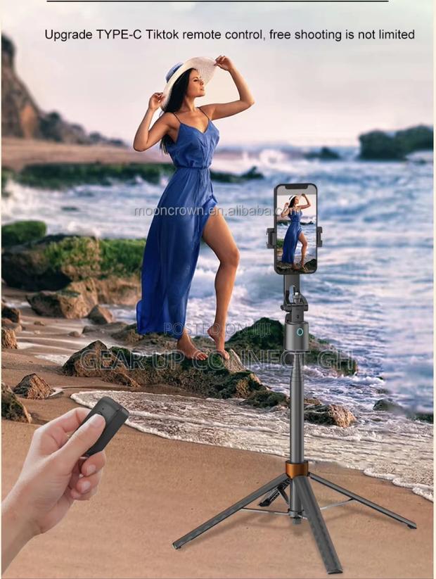 Q13 Smart Follow The Selfie Stick · Photo 4