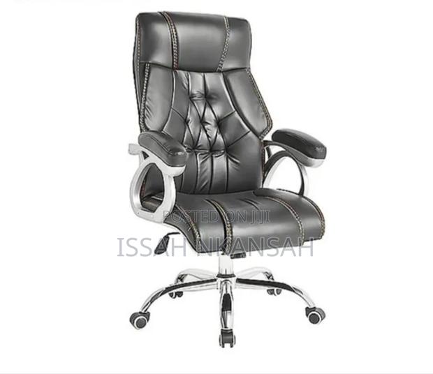 Ergonomic Leather Office Chair · Photo 4