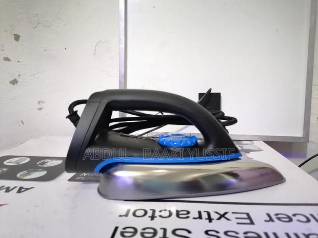 Raf Electric Iron photo 3