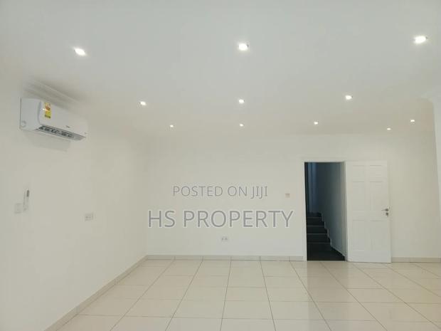 5bdrm House in Labone for rent photo 15
