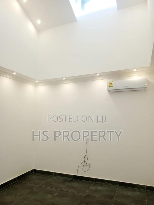 5bdrm House in Labone for rent photo 16