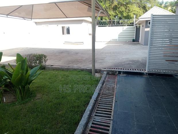 5bdrm House in Labone for rent photo 4