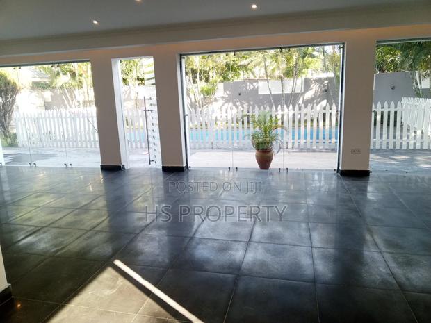 5bdrm House in Labone for rent photo 7