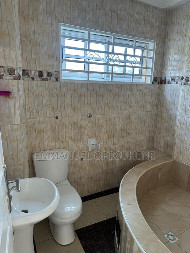 3bdrm Apartment in 3 Bedroom Apartments, School Area for rent photo 5