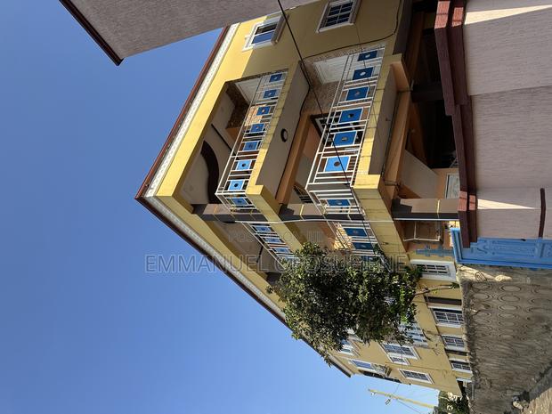 3bdrm Apartment in 3 Bedroom Apartments, School Area for rent photo 9
