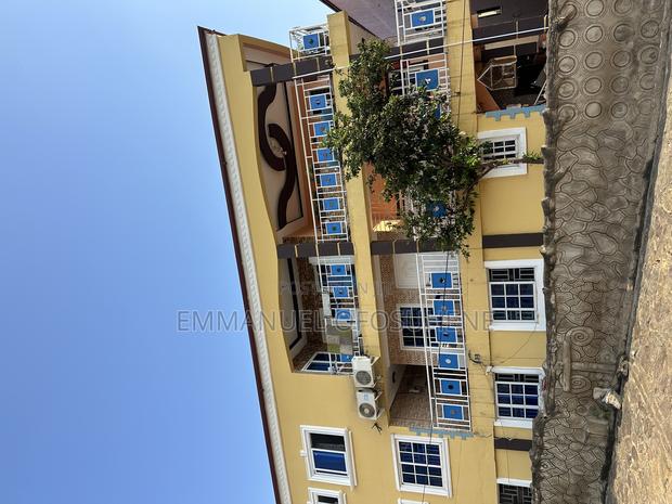 3bdrm Apartment in 3 Bedroom Apartments, School Area for rent