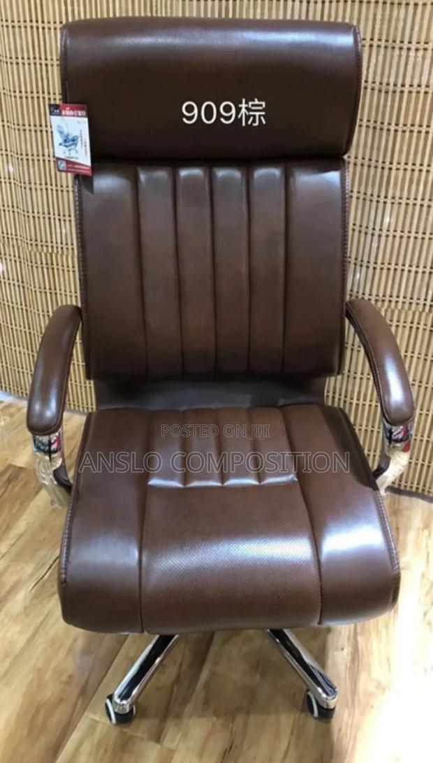 Finest Directors Executive Chair · Photo 2