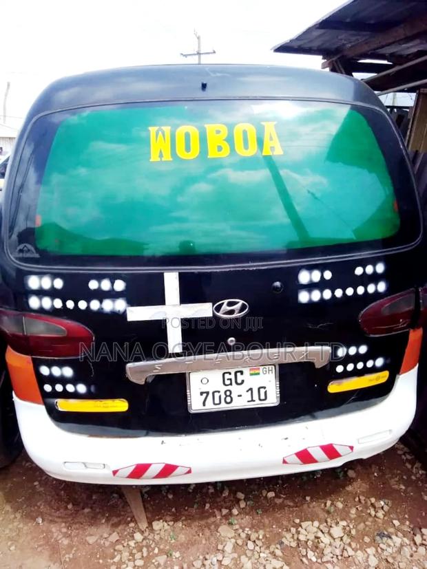 Hyundai H-100 2004 Black