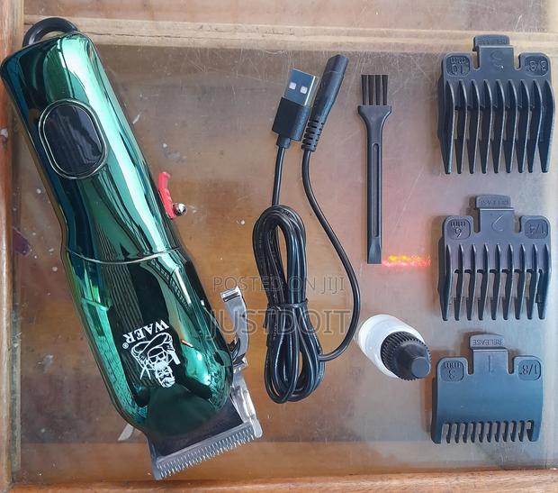 Rechargeable Waer 1913 Barbering Machine. · Photo 2