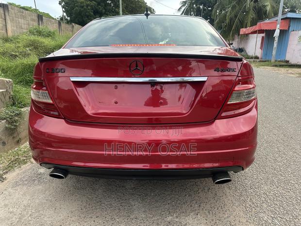 Mercedes-Benz C300 2012 Red